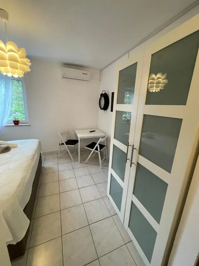 Haus Enna Apartment 2 Top Lage 1 Og Medulin 0*,  Croatia